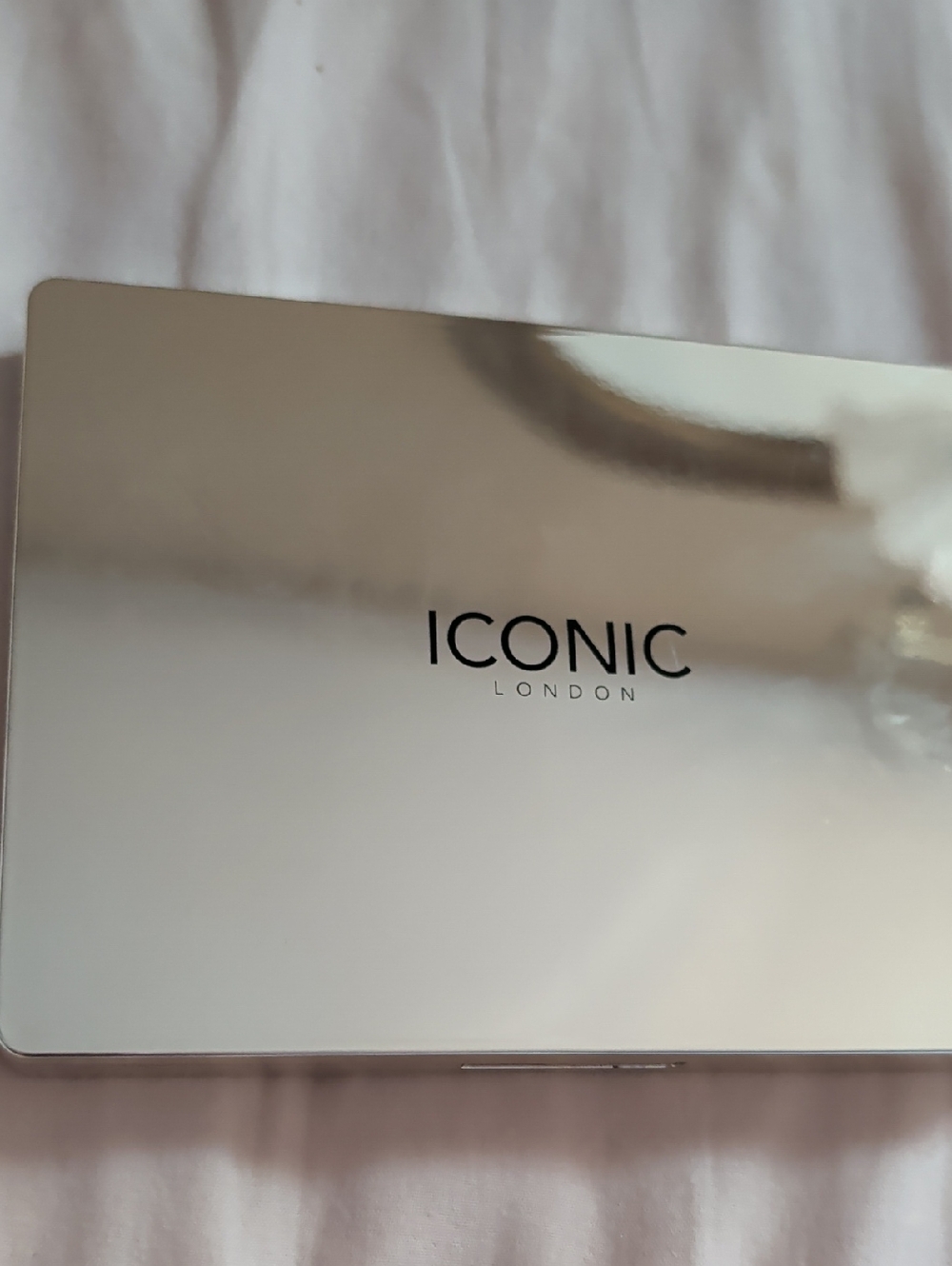 ICONIC London Silver Reflective Makeup Compact Cream Eyeshadows.